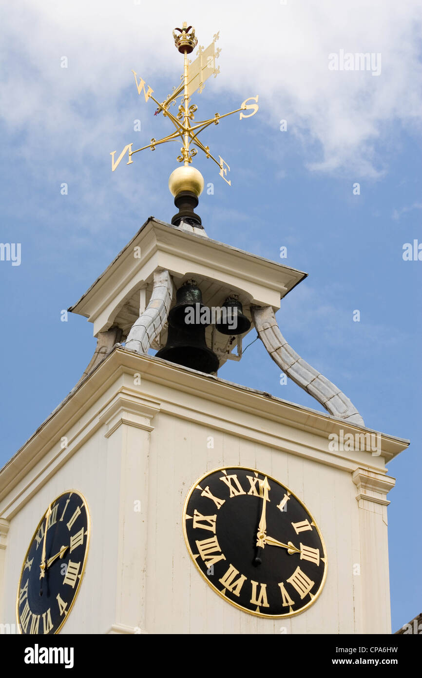 Clock Tower con Weathervane e campane, Chatham Historic Dockyard, Kent, England, Regno Unito Foto Stock