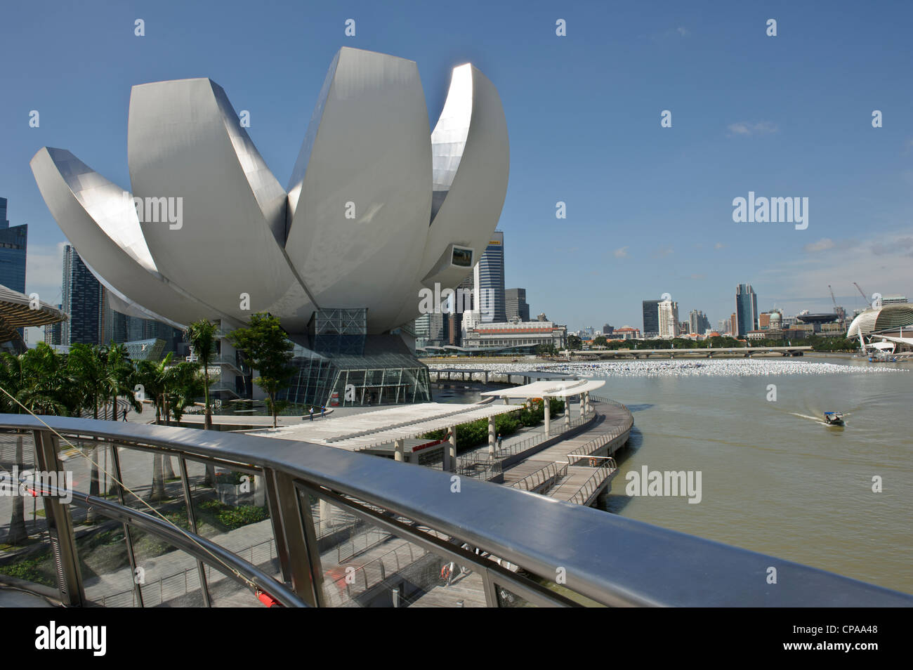 Il Artscience Museum vicino a Marina Bay Sands, Singapore Foto Stock