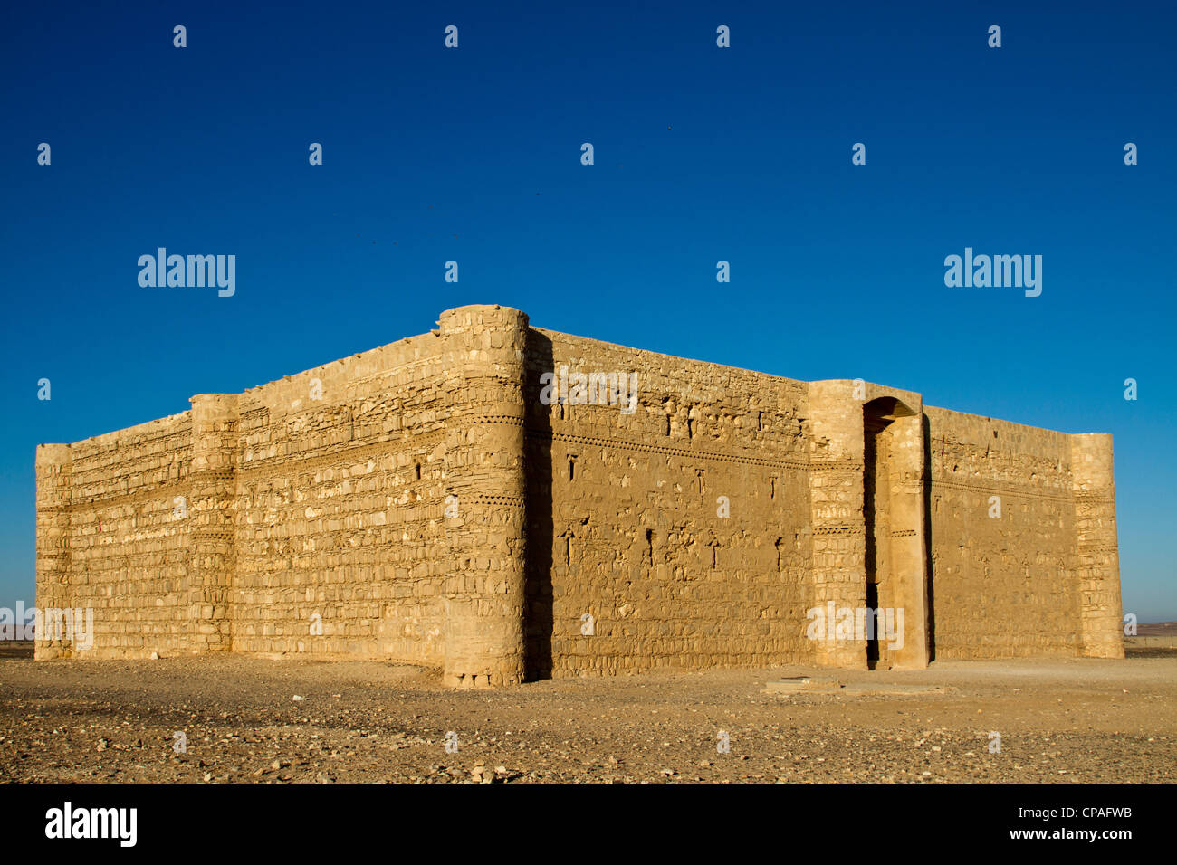 Qasr Kharana, castello nel deserto in Giordania Foto Stock