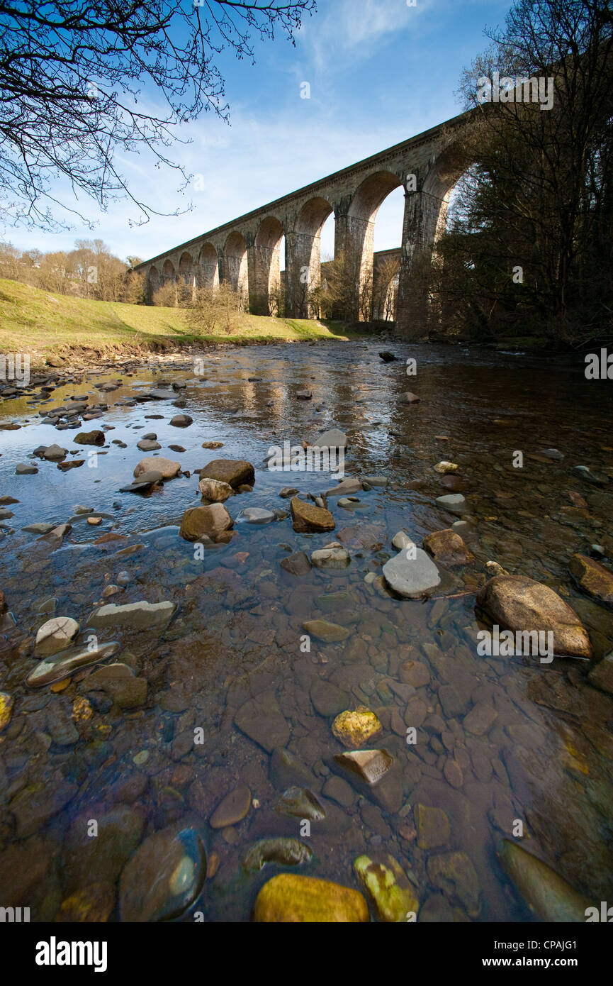 Chirk Acquedotto Varcando il fiume Ceiriog, Galles del Nord, Regno Unito Foto Stock