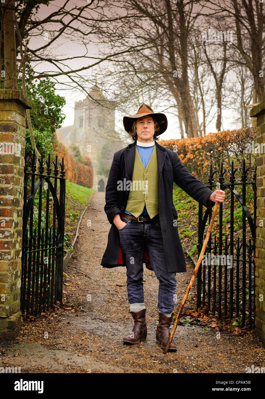 Rev Peter Owen Jones nella sua parrocchia di Firle con la diocesi di Chichester in East Sussex, Regno Unito. Foto Stock