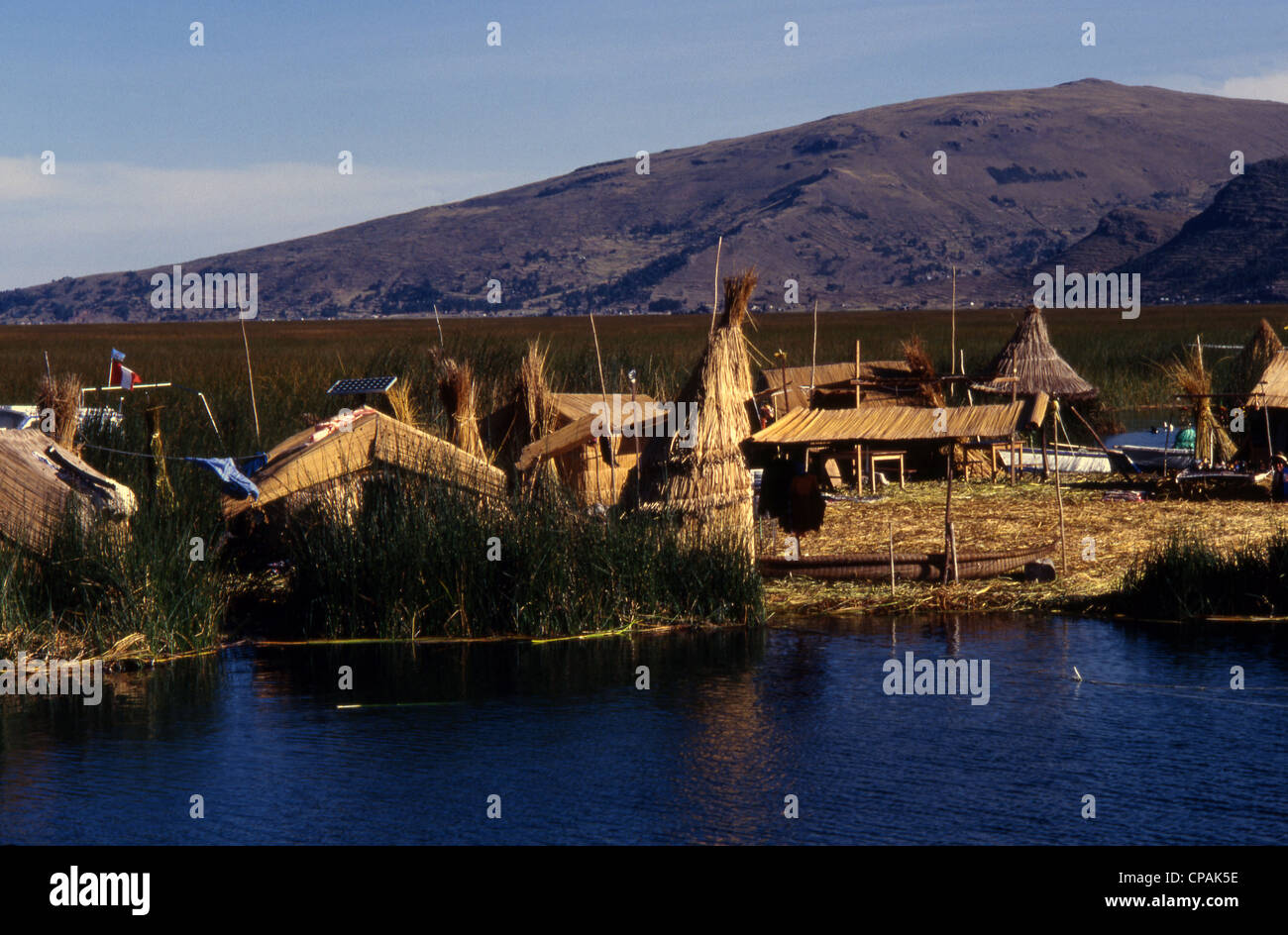 Il Perù, isole galleggianti, lago Titicaca Foto Stock