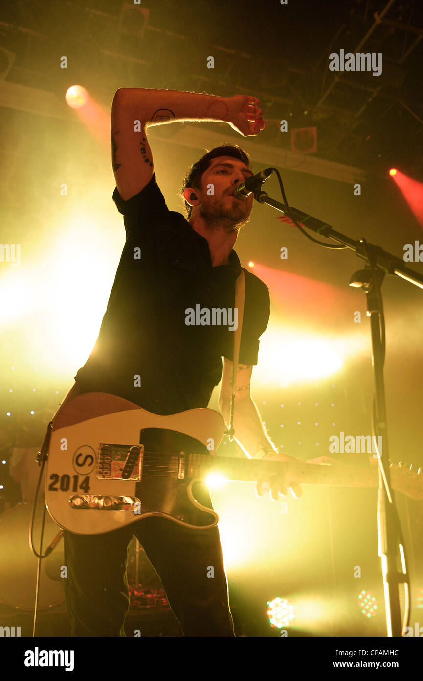 Twin Atlantic giocare KoKo di Camden Town, Londra il 17 aprile 2012. Persone nella foto: Sam McTrusty piombo (vocals, chitarra). Foto di Julie Edwards Foto Stock