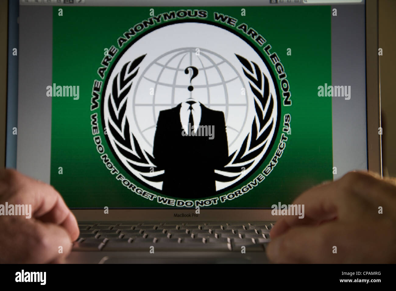 Il logo del gruppo anonimo, che attaccano i siti web. Foto Stock