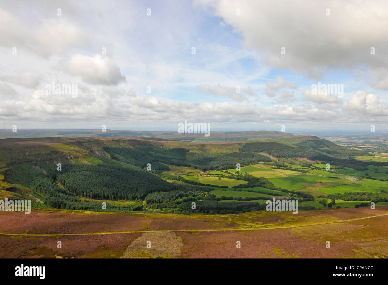 Vista aerea di paesaggio sul bordo del Yorkshire Moors National Park Foto Stock