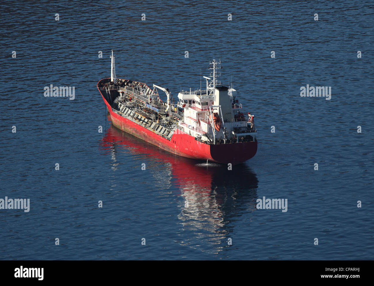 Nave cisterna di ancoraggio nel Mare Mediterraneo, Spagna Foto Stock