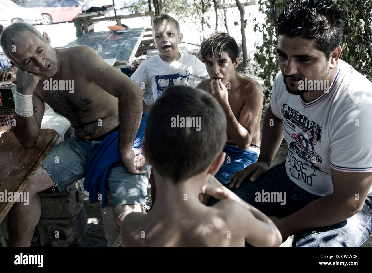 Gypsy bidonville di Puerta de Hierro, Madrid, Spagna. Essi sono rivolti verso lo sfratto. 15M movimento indignados li supporta. Foto Stock