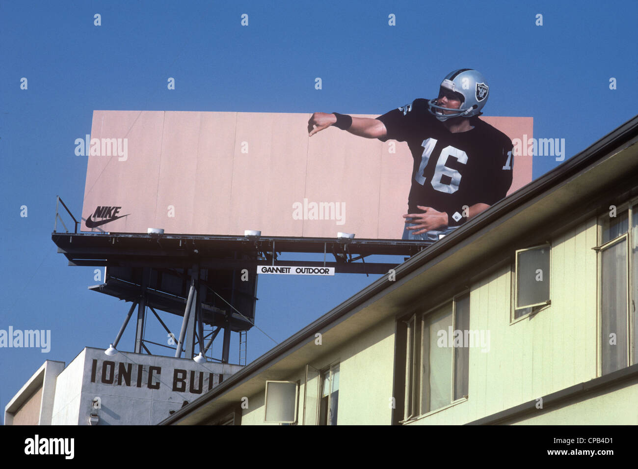 Nike billboard dotate di L.A. Raider player Jim Plunkett a Los Angeles, CA Foto Stock