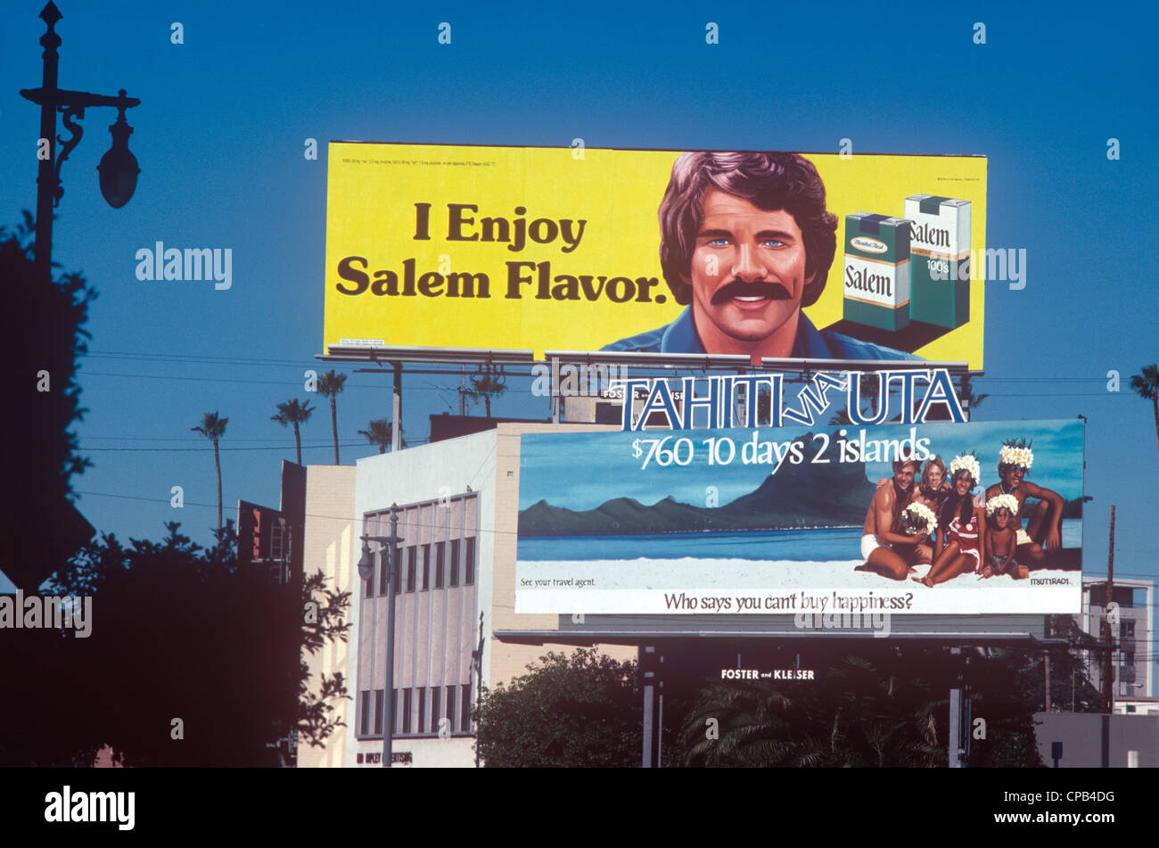 I cartelloni in Los Angeles paesaggio urbano circa 1978 Foto Stock