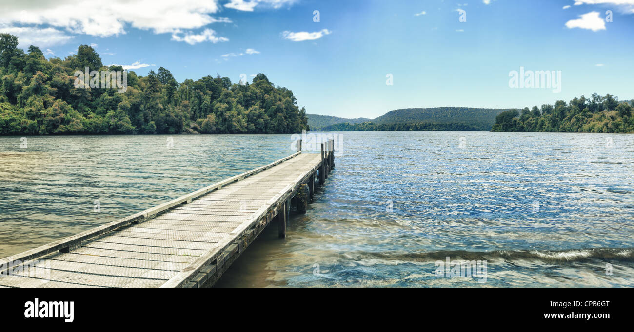 Lago Mapourika in Nuova Zelanda. Panorama Foto Stock