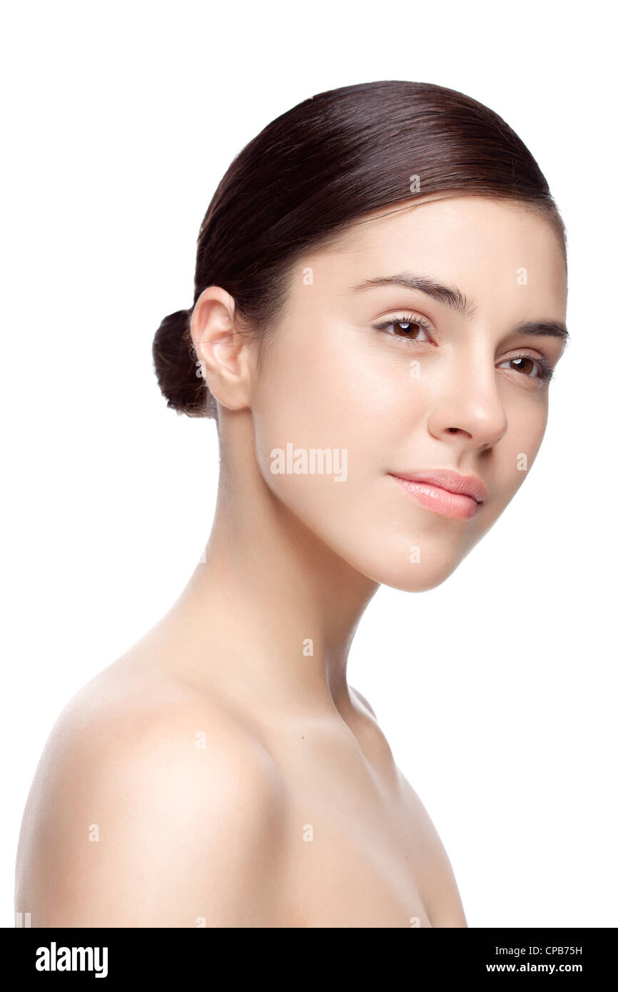 Viso fresco con trucco naturale, senza filtri utilizzati sulla pelle, la texture della pelle presente Foto Stock