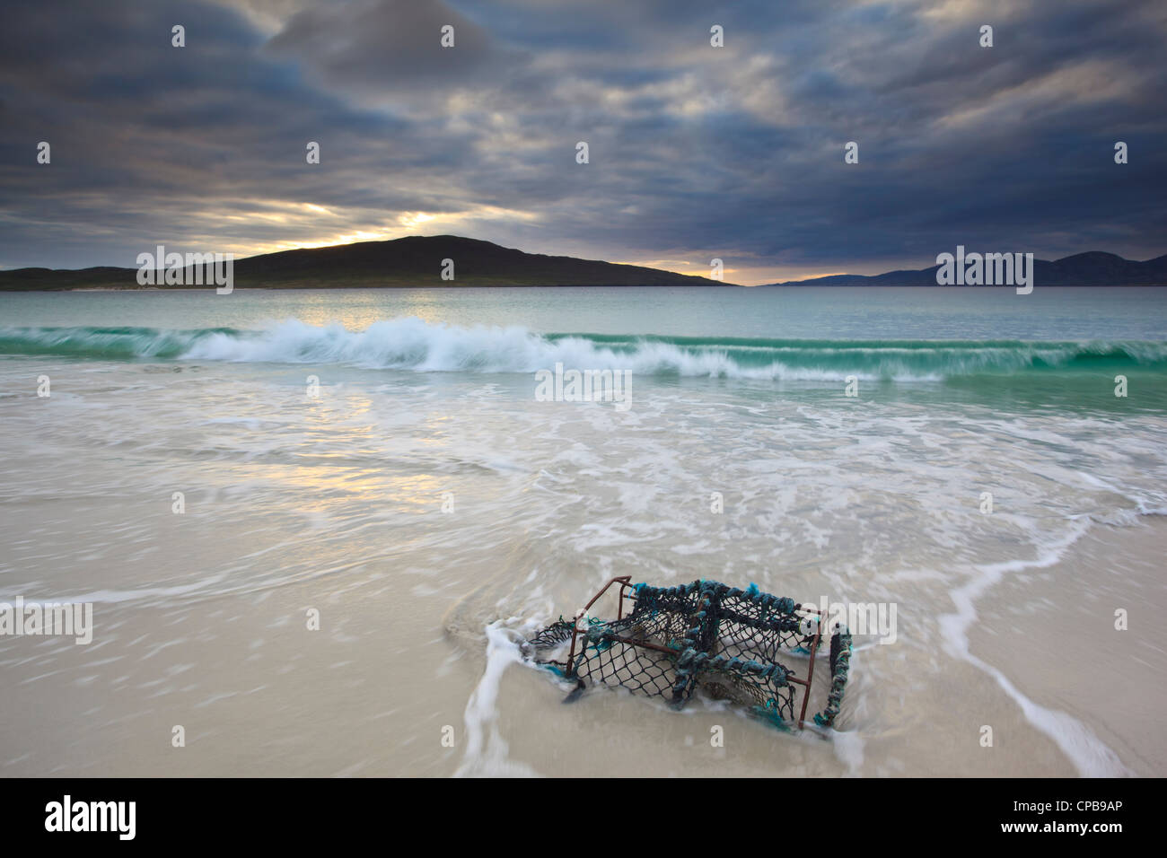 Un Lobster Pot si è incagliata sulla Isle of Harris nelle Ebridi esterne della Scozia Foto Stock