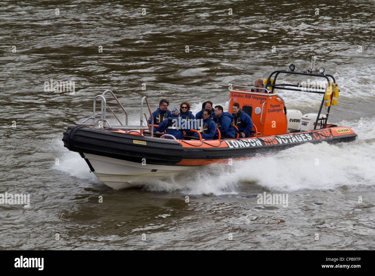 Londra costola voyage speedboat viaggio di piacere sul Tamigi Foto Stock
