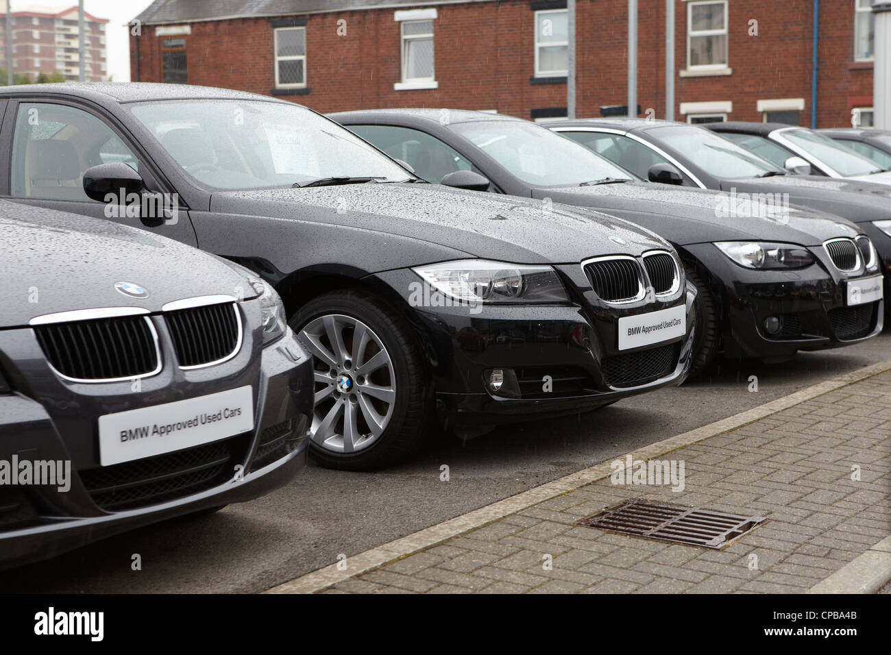 Automobili BMW auto su piazzale del concessionario Foto Stock