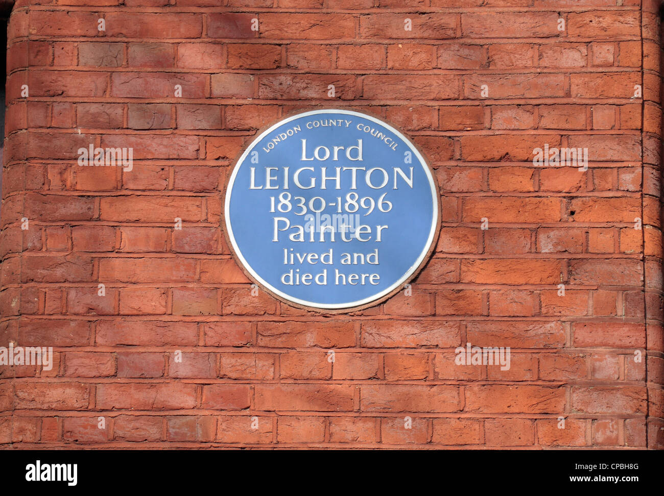 Targa blu al Signore Leighton sul Leighton House Museum su Holland Park Road, Londra, Regno Unito. Foto Stock