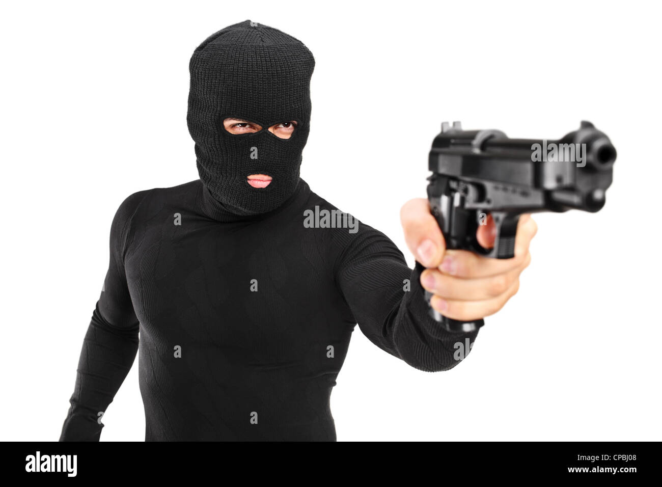 La vista di un uomo con maschera di rapina in possesso di una pistola  isolata contro uno sfondo bianco Foto stock - Alamy