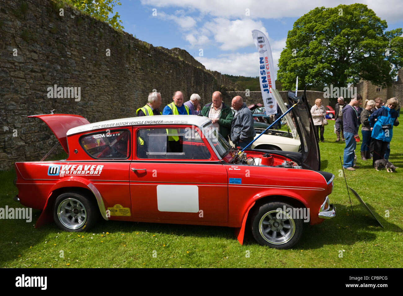 Rally preparato Ford Anglia sul display a marche Trasporti Festival esposizione di vintage e classic cars in mostra a molla di Ludlow Food Festival Foto Stock