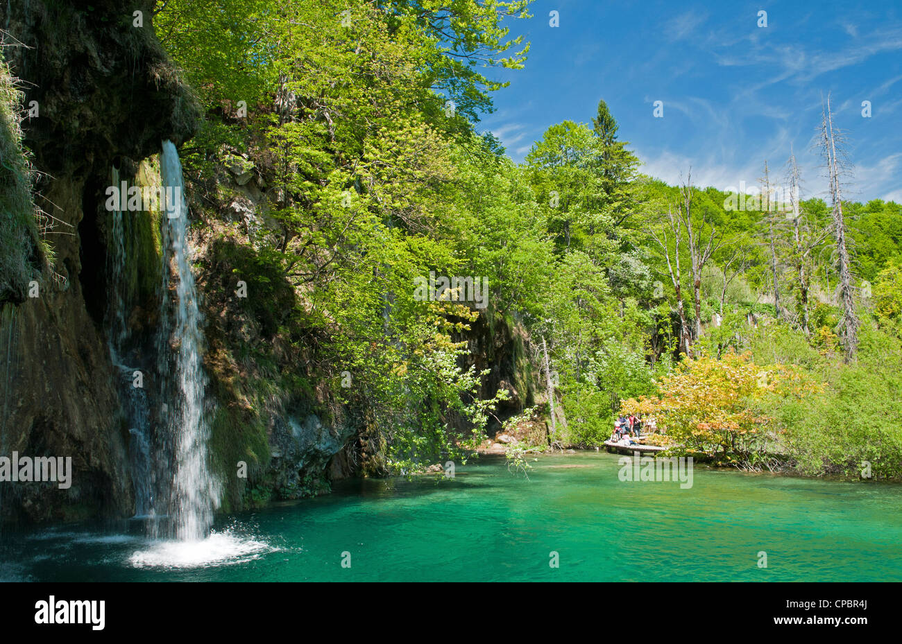La cascata nel Parco Nazionale di Plitvice, un sito Patrimonio Mondiale dell'UNESCO in Croazia Foto Stock