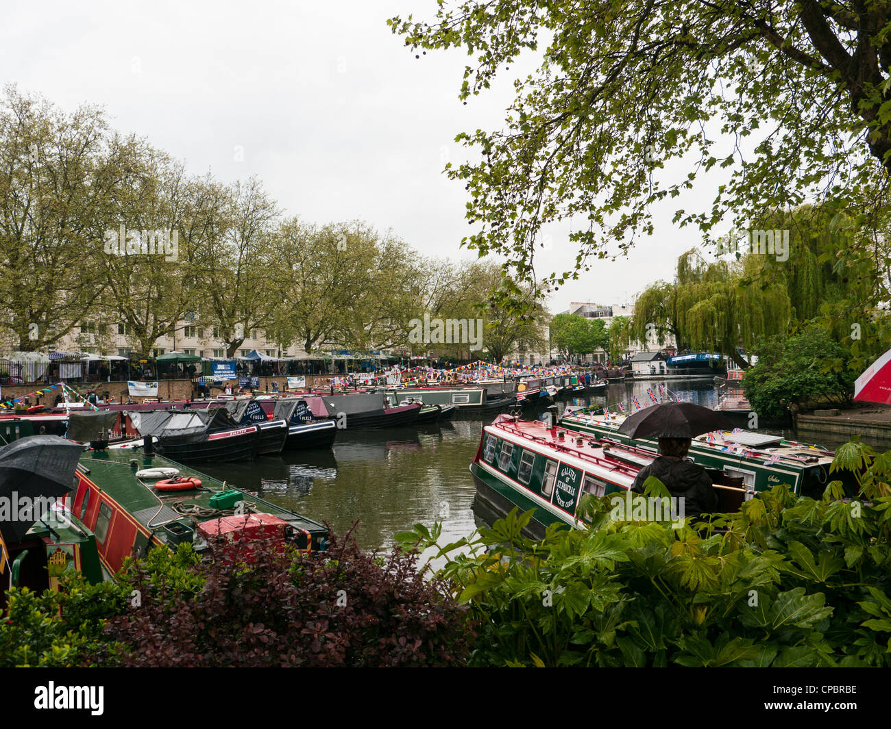 Case galleggianti e strette boat Festival in Little Venice, Paddington, Londra Ovest, sul Grand Union Canal Foto Stock