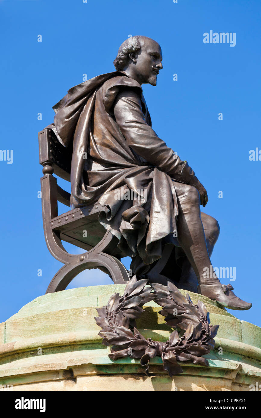 Statua di bronzo di William Shakespeare Stratford upon Avon Warwickshire England Regno Unito GB EU Europe Foto Stock