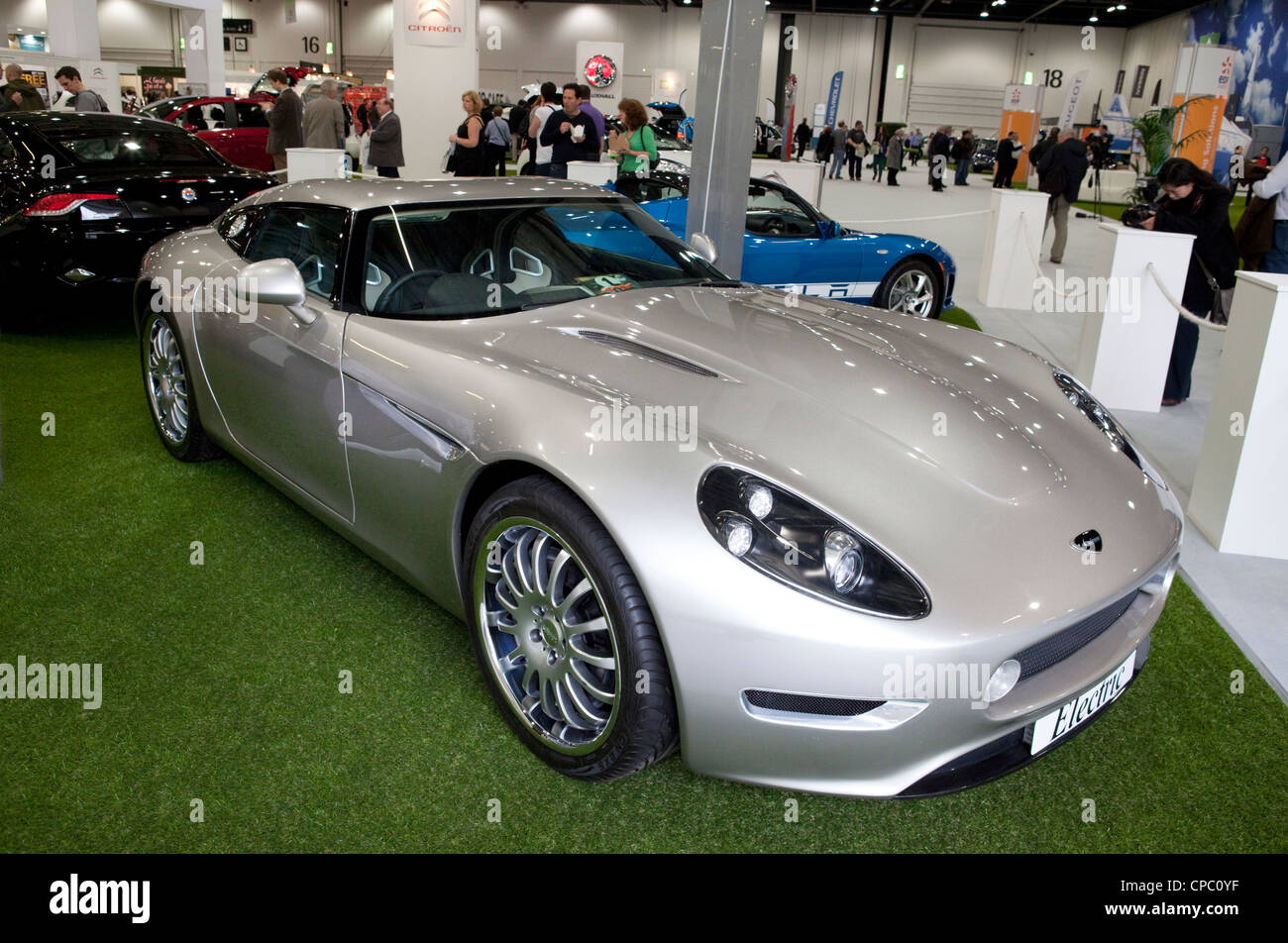 Lightning GT, British costruito vettura sportiva elettrica sul display a EcoVelocity il basso tenore di carbonio evento motore a Excel di Londra Foto Stock