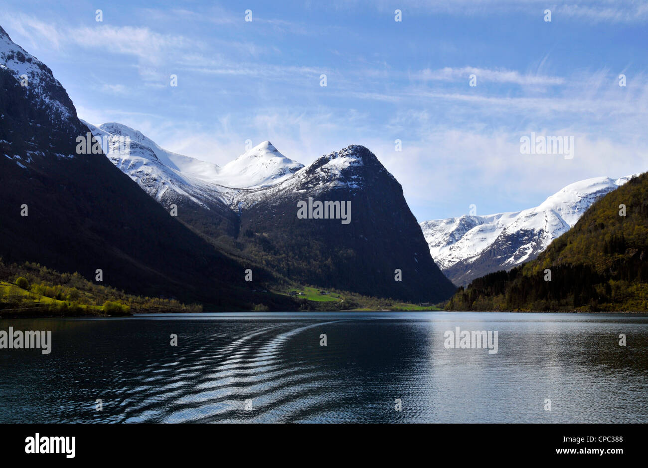 Il Ghiacciaio Briksdal, Oldevatnet lago Foto Stock