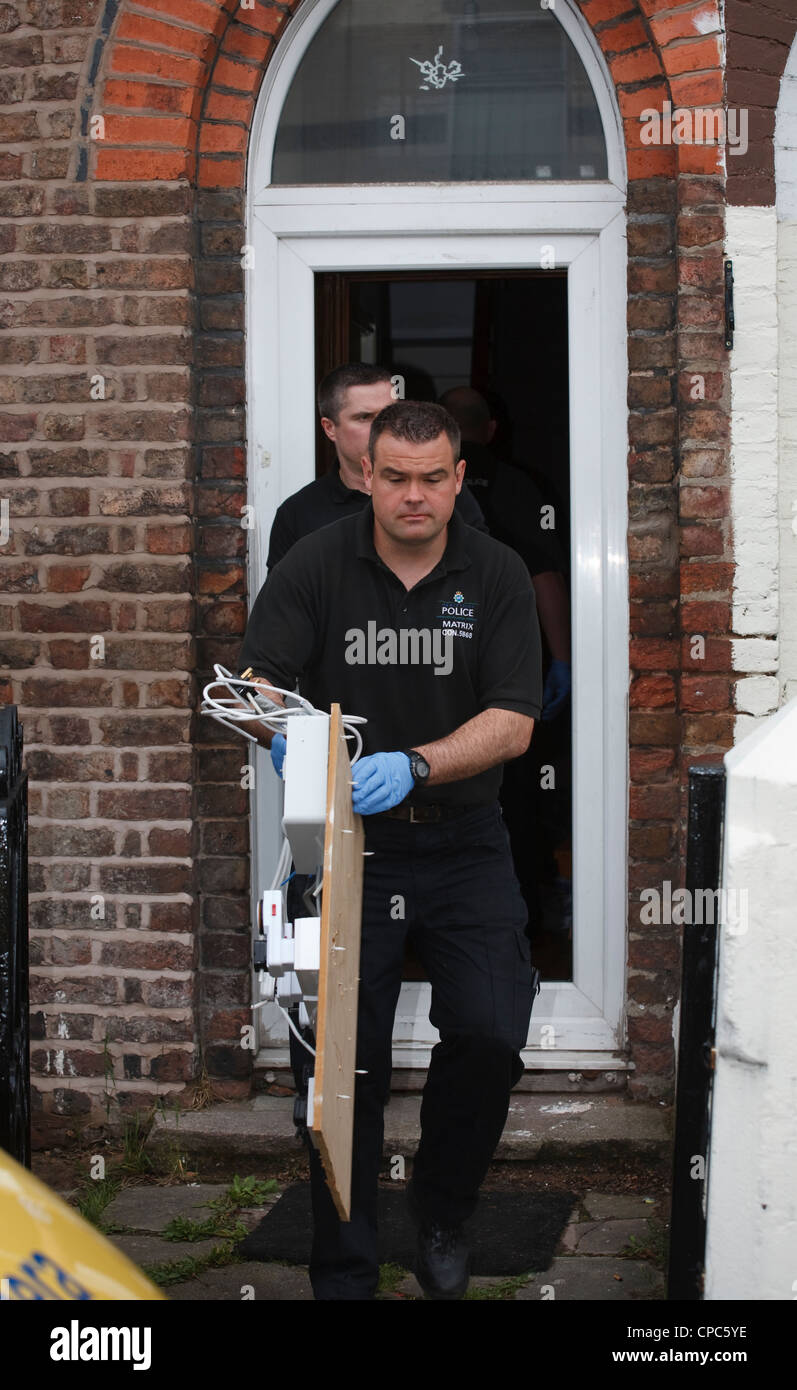 Polizia di Merseyside, Matrix team farmaci  Veicoli e prove di proprietà nel Merseyside, Regno Unito Foto Stock