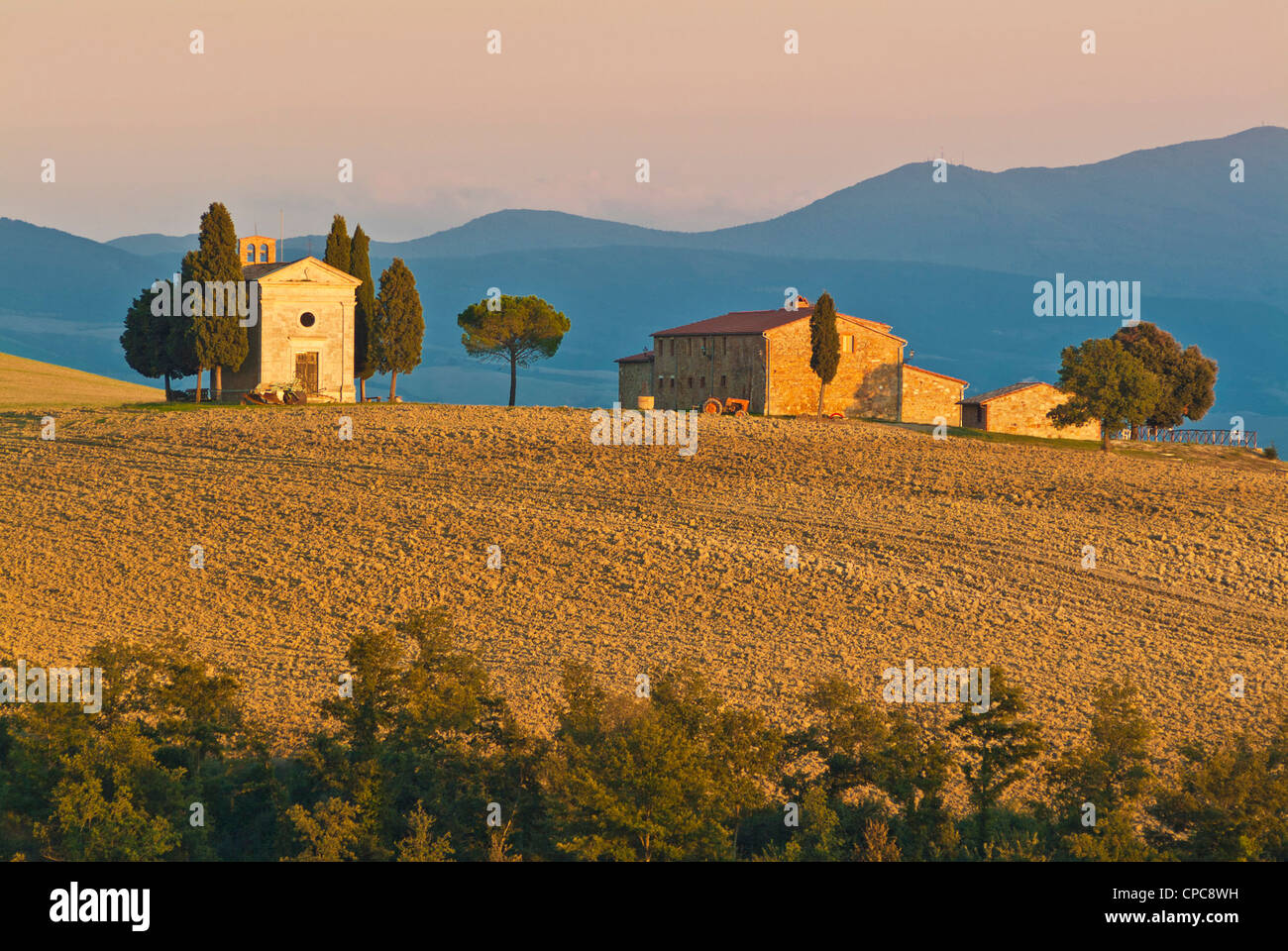 Cappella di Vitaleta vicino a Pienza San Quirico d'Orcia, Val d'Orcia Toscana Italia Europa UE Foto Stock