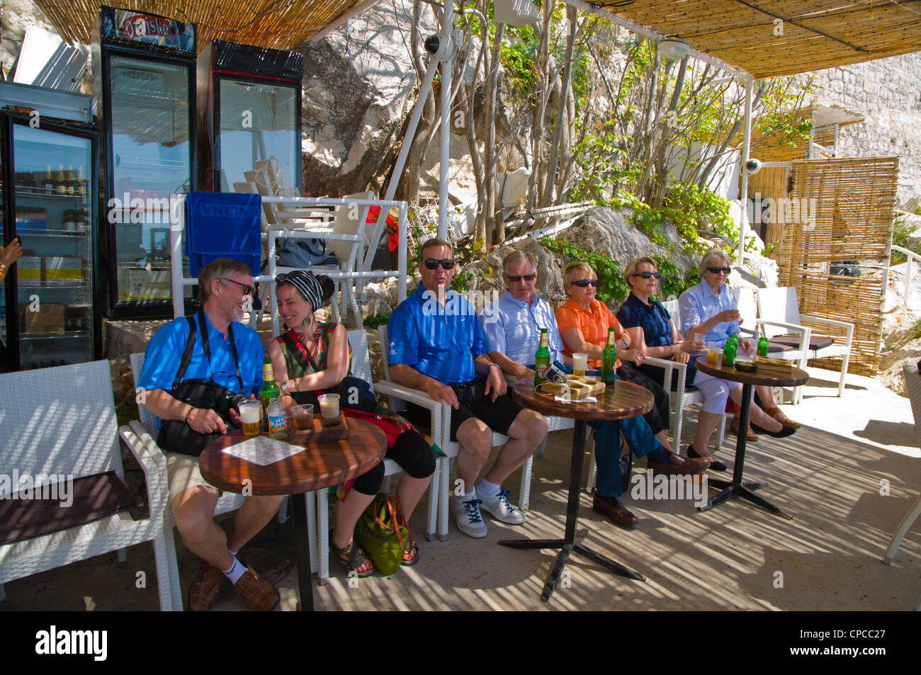 Gruppo di viaggiatori finlandesi nel loro 60s e 70s nella città di Dubrovnik Dalmazia Croazia Europa Foto Stock