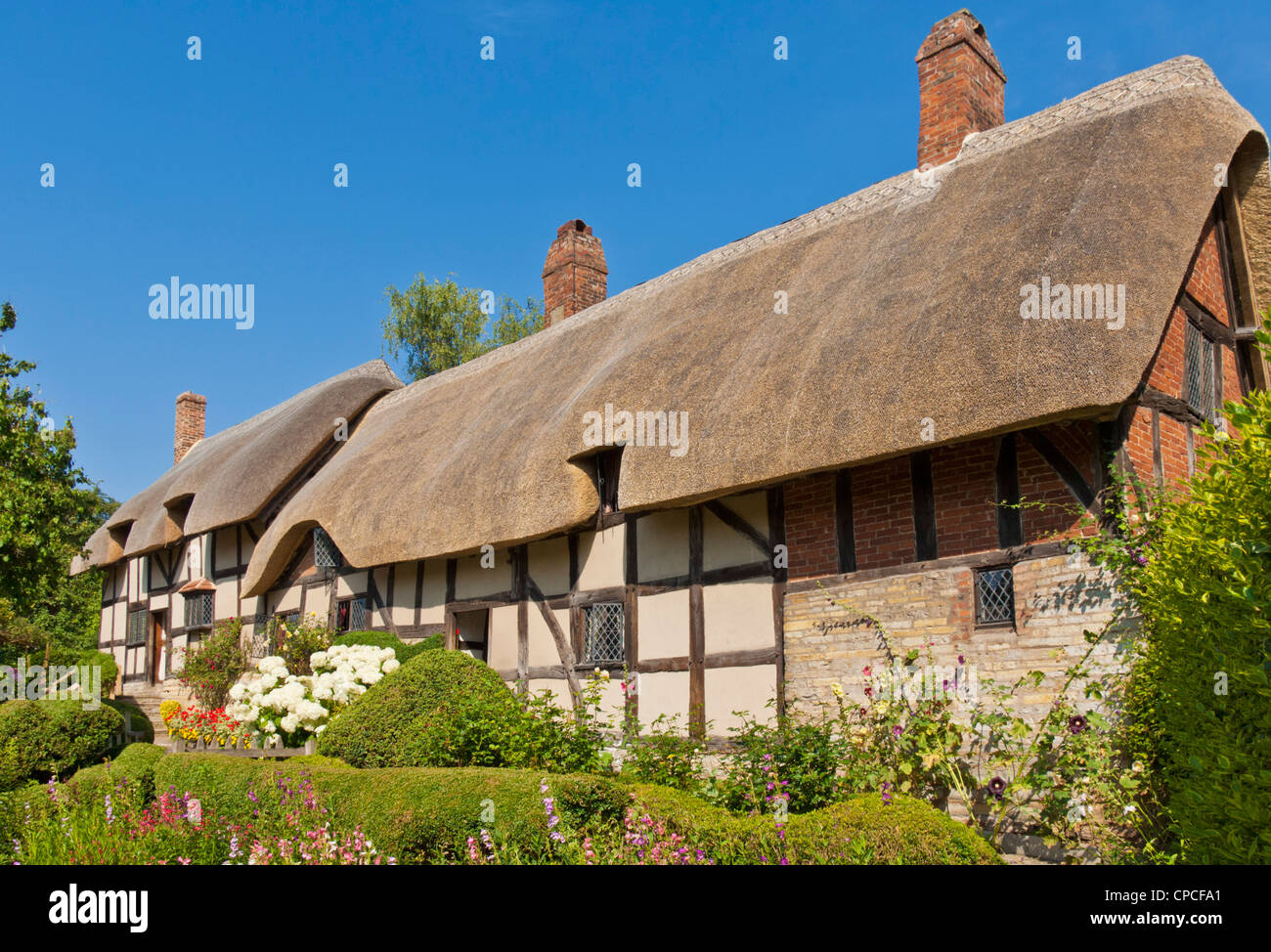 Anne Hathaway's cottage thatched Shottery vicino a Stratford upon Avon Warwickshire England Regno Unito GB EU Europe Foto Stock