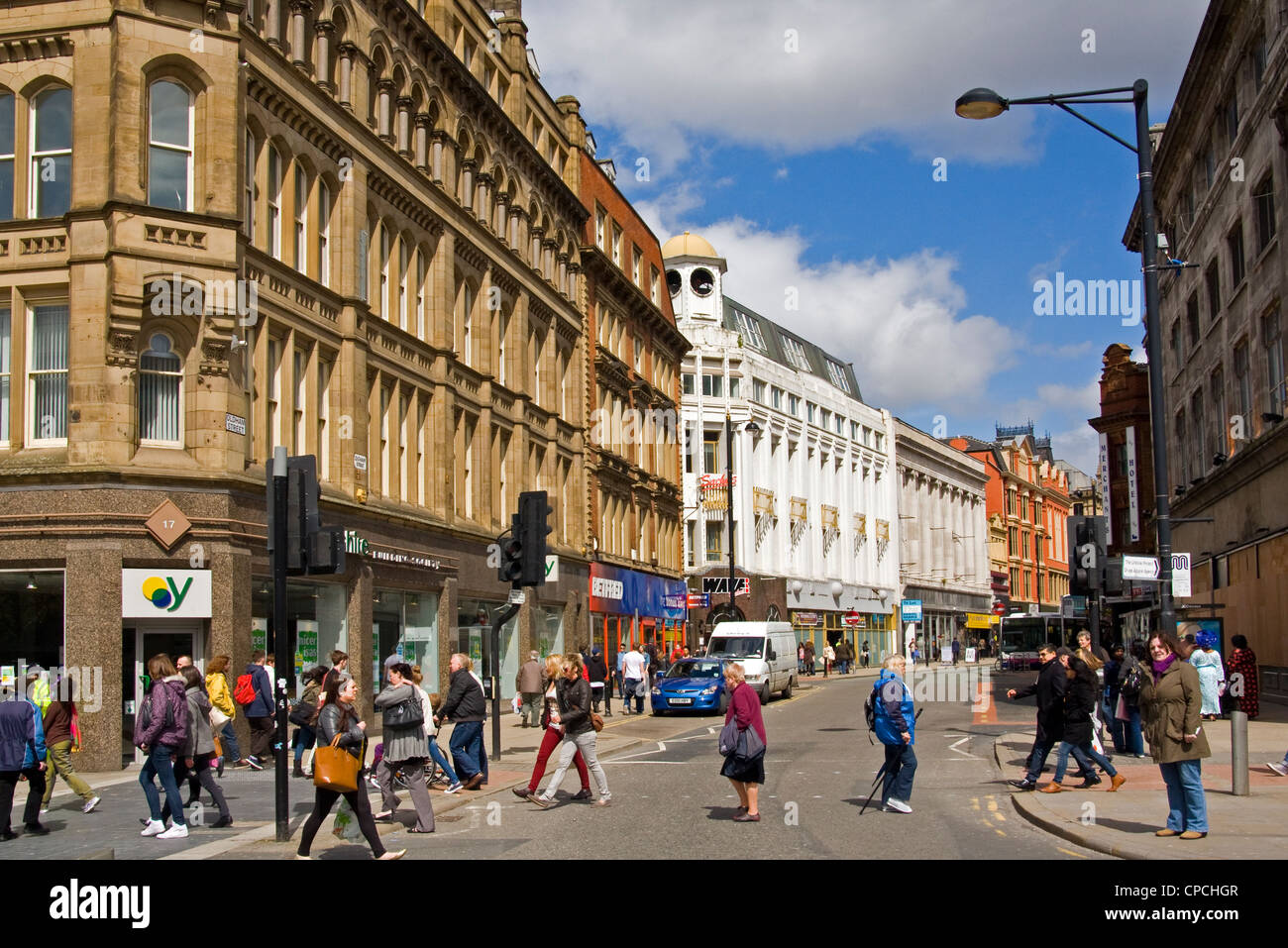 Oldham Street Manchester come visto da Piccadilly Foto Stock