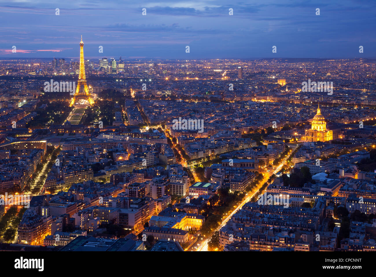 Vista aerea di Parigi con la Torre Eiffel e Les Invalides. Parigi, Francia. Foto Stock