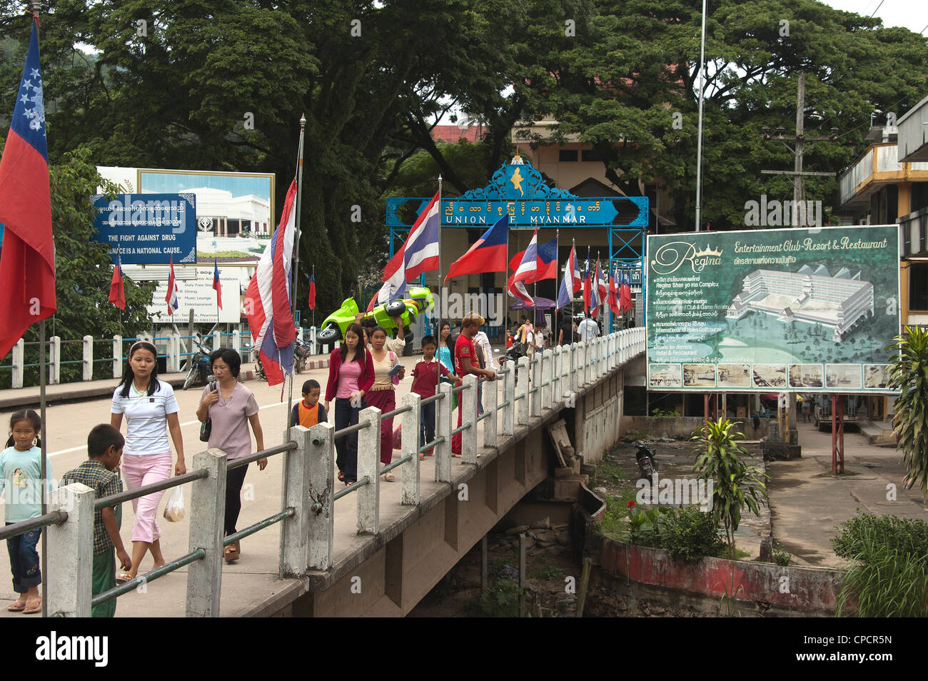 Elk208-5145 Thailandia, Mae Sai, ponte per la Birmania (Myanmar) valico di frontiera Foto Stock