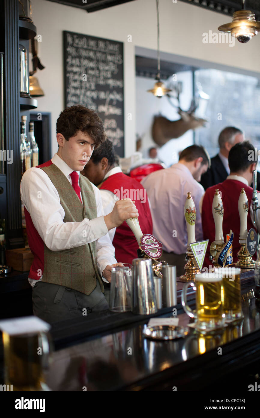 Oriente lepre in salmì pub di Londra Foto Stock