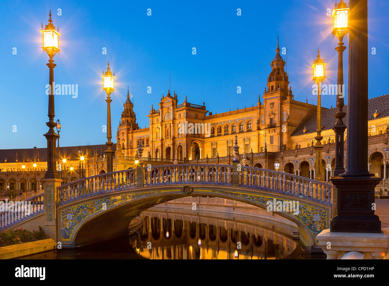 Spagna, Andalusia, Siviglia, Plaza de Espana al crepuscolo Foto Stock