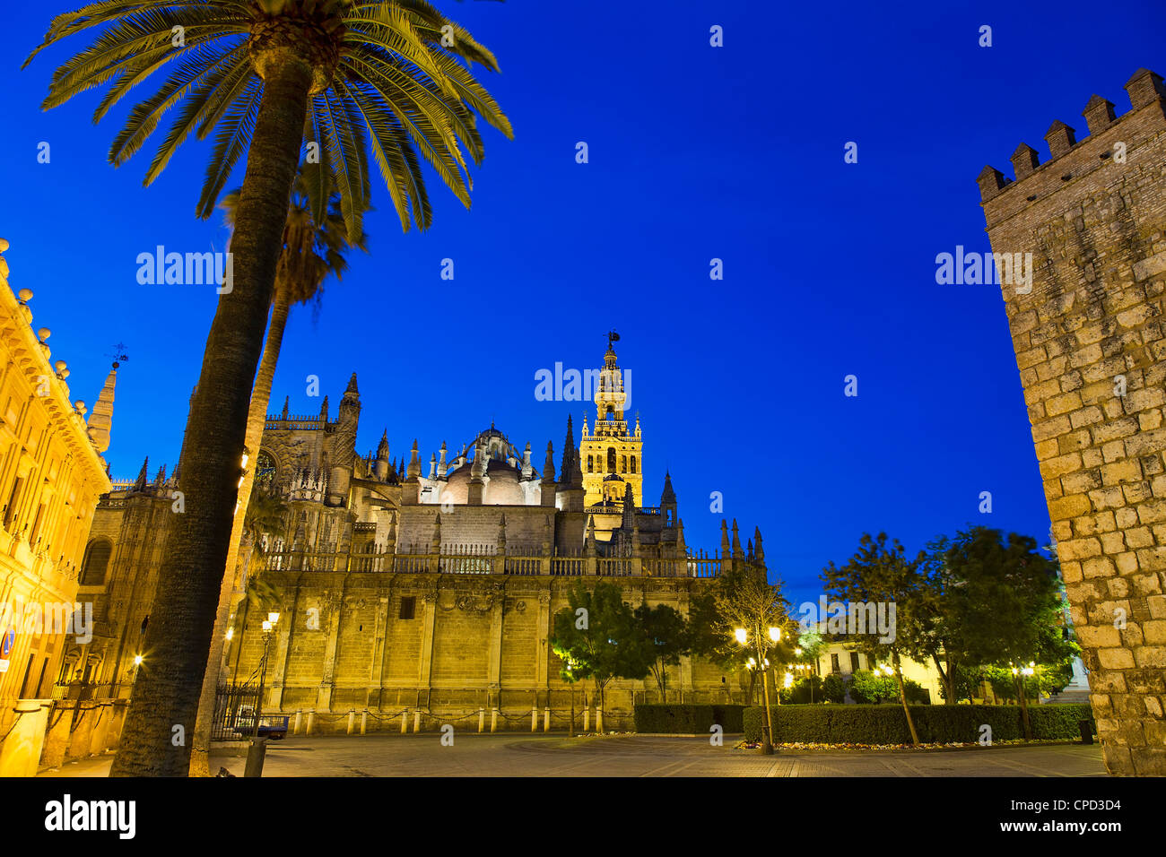 Siviglia, Cattedrale al tramonto vista da plaza del Triunfo Foto Stock