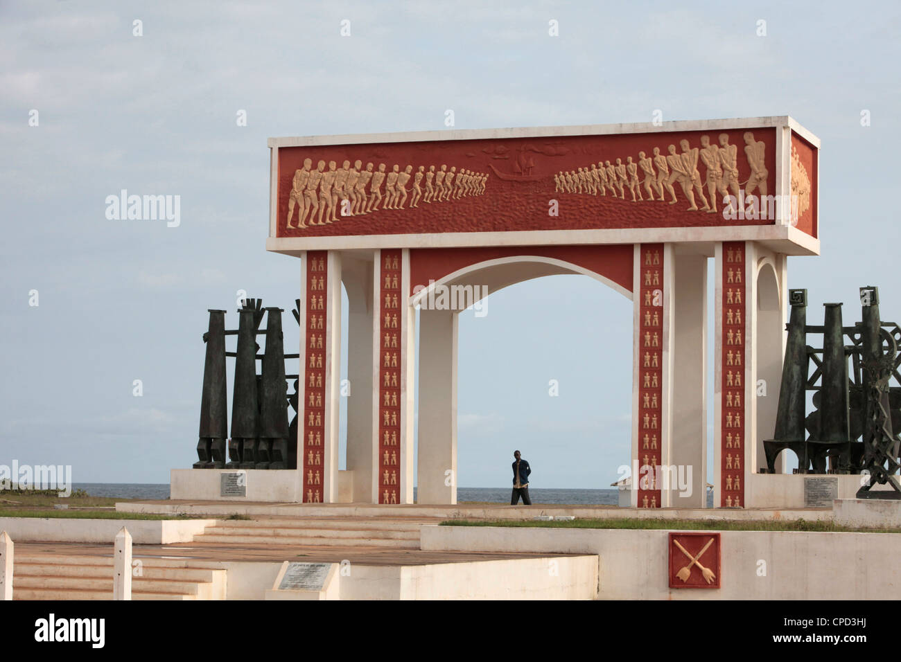 Punto di non ritorno monumento sulla Route des Esclaves, Ouidah, Benin, Africa occidentale, Africa Foto Stock