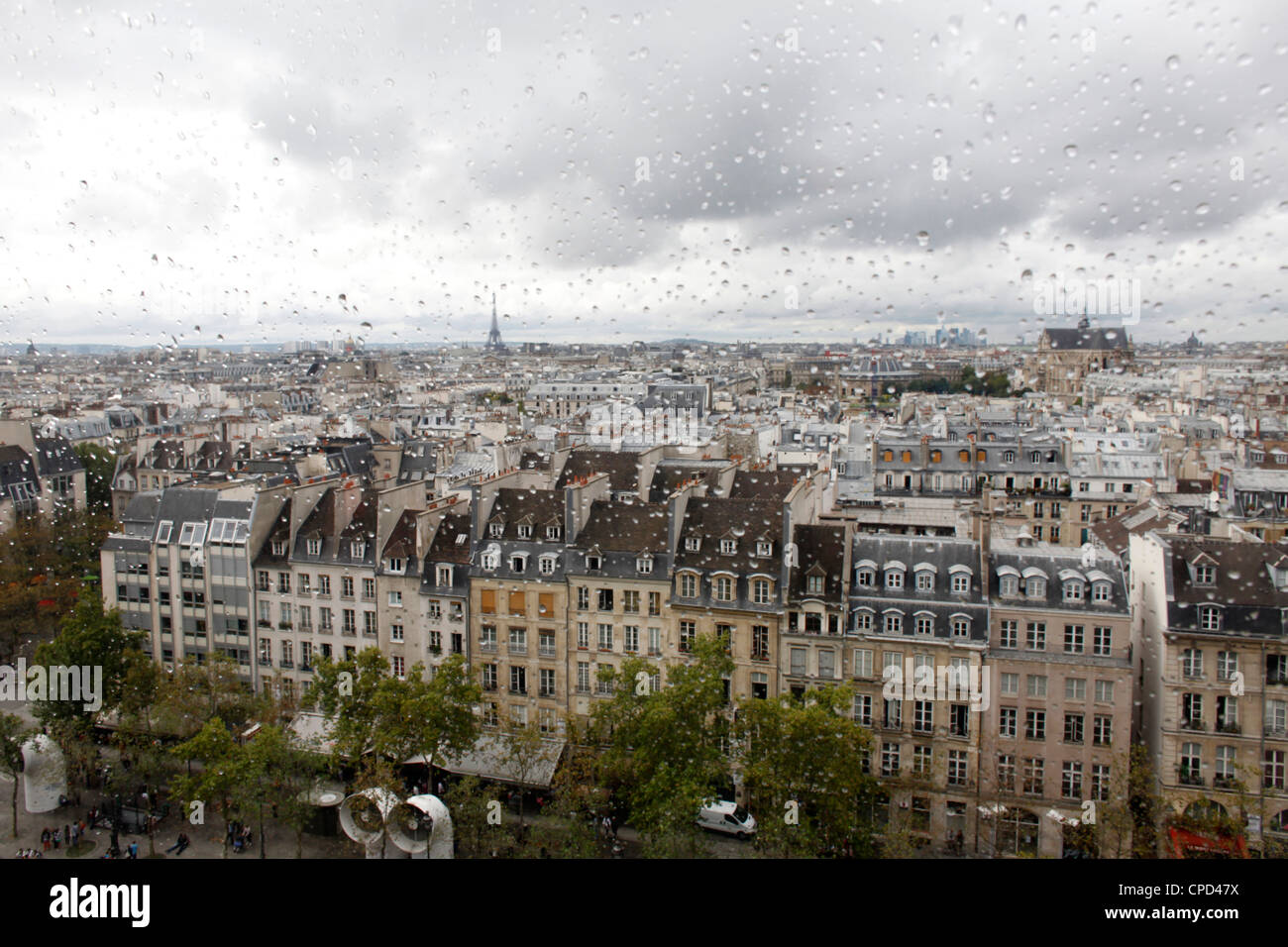 Vista dal Centre Pompidou in un giorno di pioggia, Parigi, Francia, Europa Foto Stock