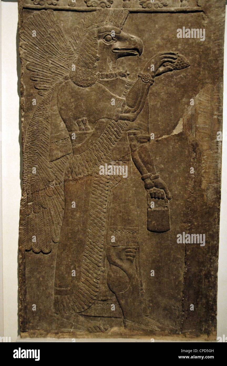 Rilievo raffigurante un'aquila-intitolata spirito protettivo. 865-860 A.C. Dal tempio di Ninurta. Nimrud. Foto Stock