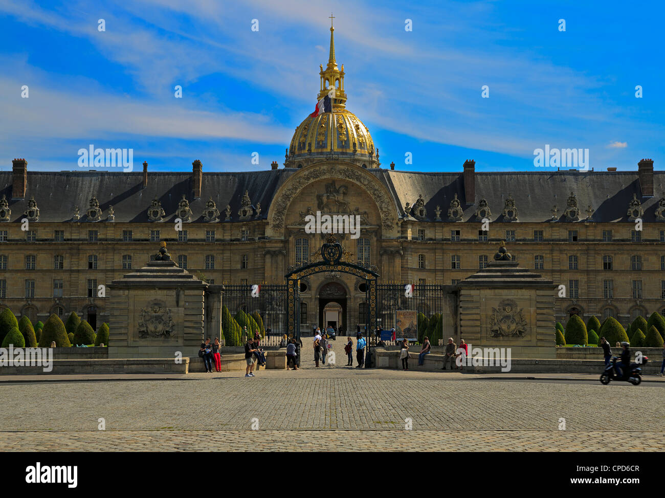 Hotel des Invalides e la cupola chiesa, Parigi. L'ospedale militare e home per il francese dei veterani di guerra fu costruito da Luigi XIV. Foto Stock