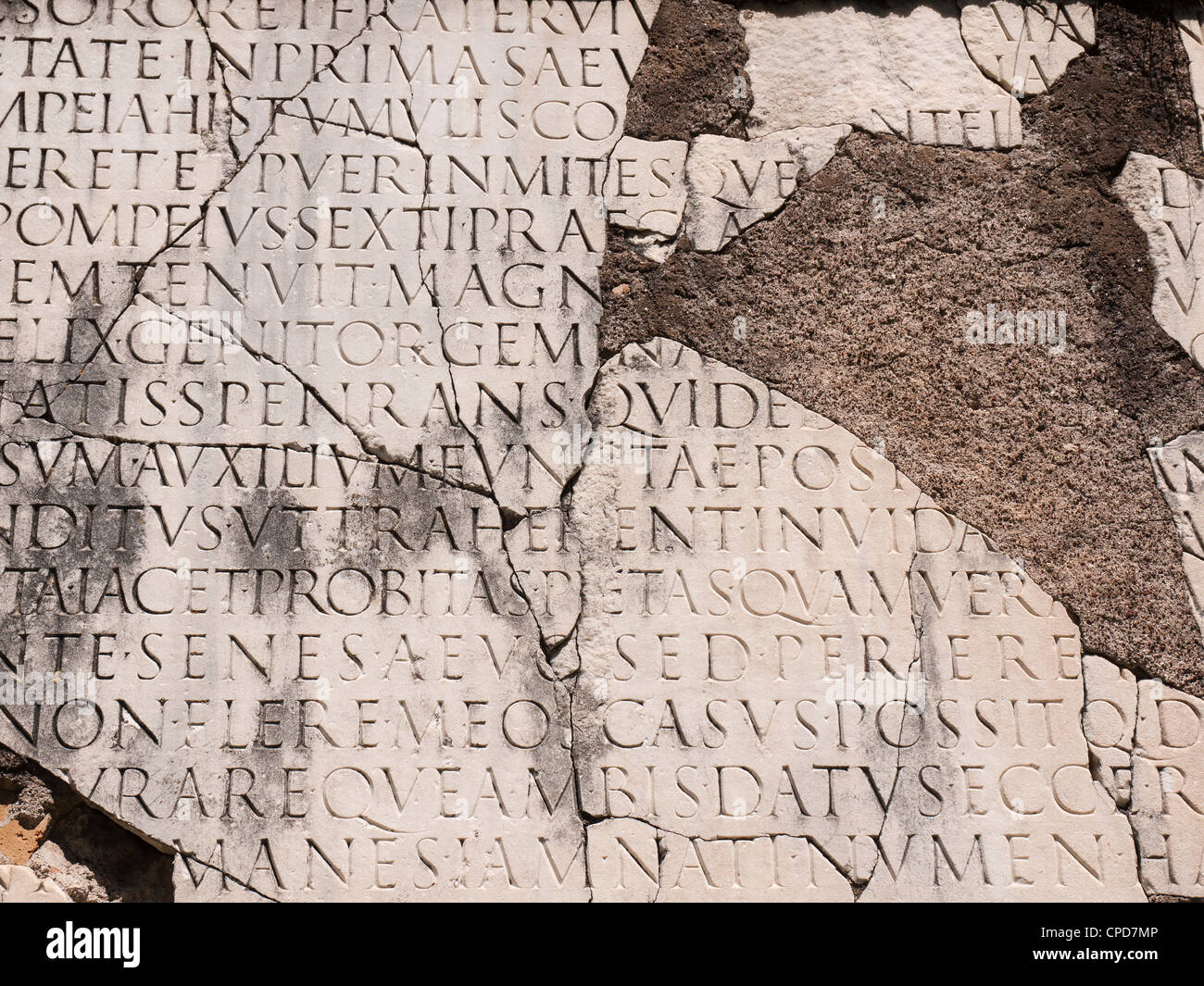 Roma Italia Via Appia Antica Iscrizione In Latino Sulla Tomba Romana Foto Stock Alamy