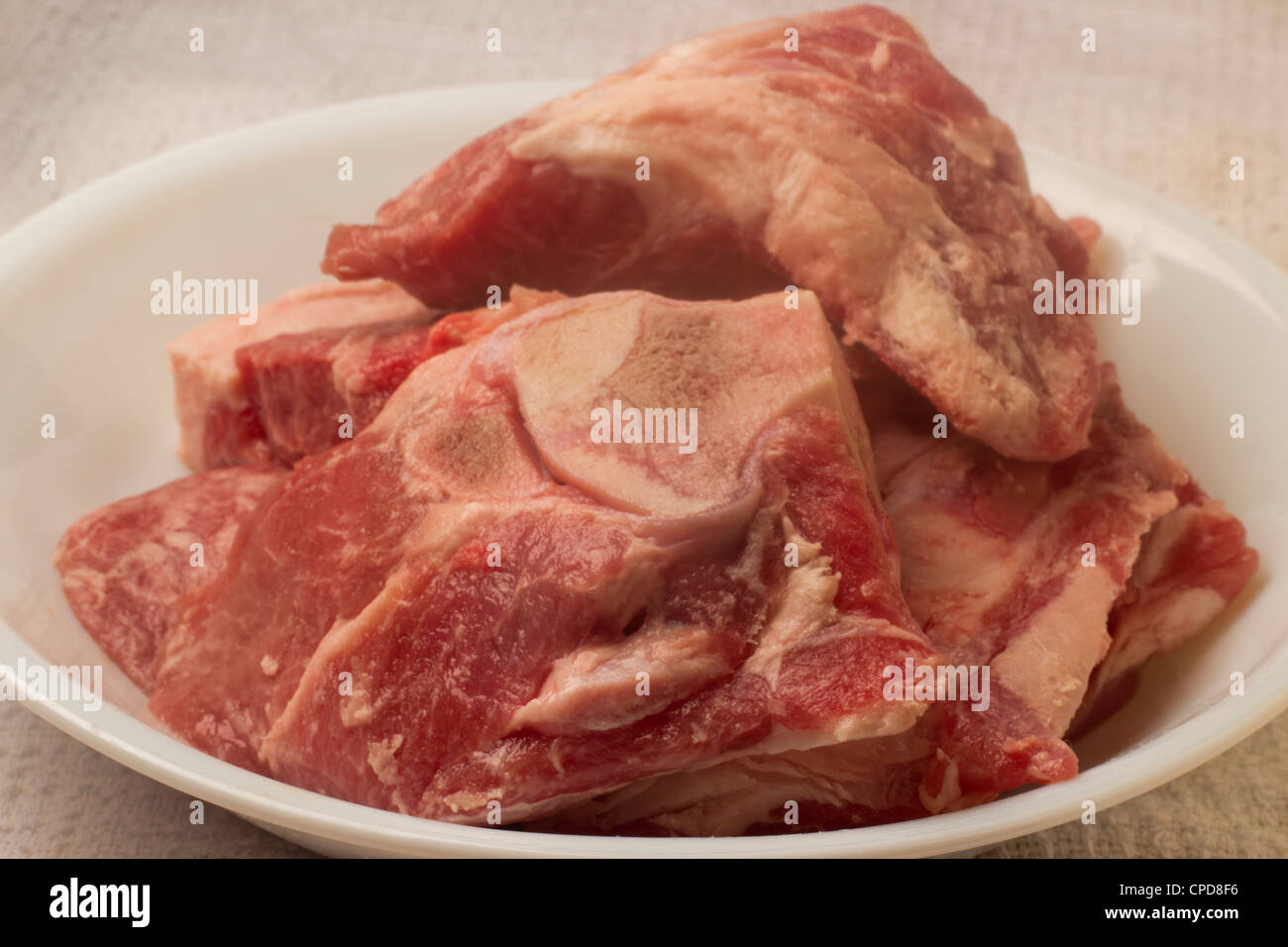 Carne di agnello, pronti per la cottura Foto Stock