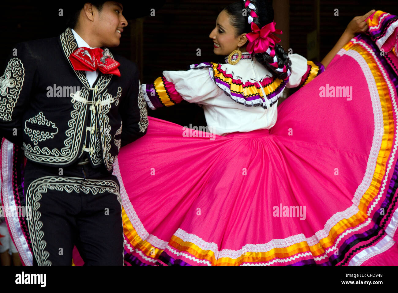Ballet Folklorico performance di danza al Cinco de Mayo festival di Austin in Texas Foto Stock