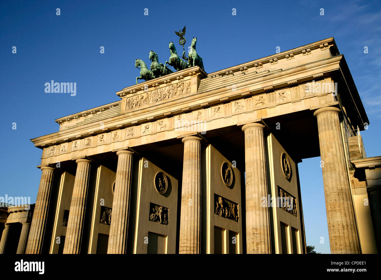 La Porta di Brandeburgo a Pariser Platz, Berlin, Germania, Europa Foto Stock
