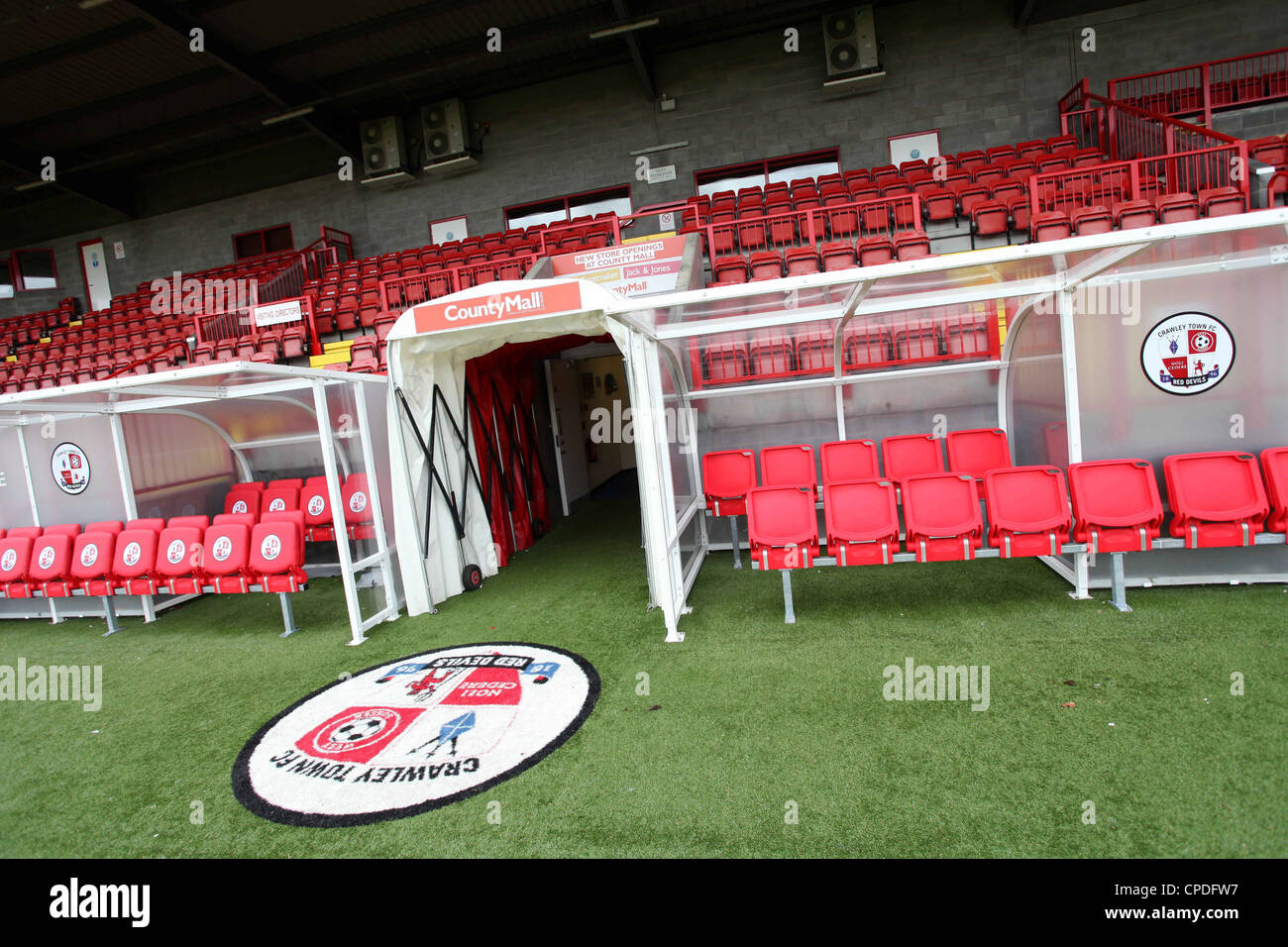 Broadfield Stadium casa di Crawley Town Football Club. Foto di James Boardman. Foto Stock