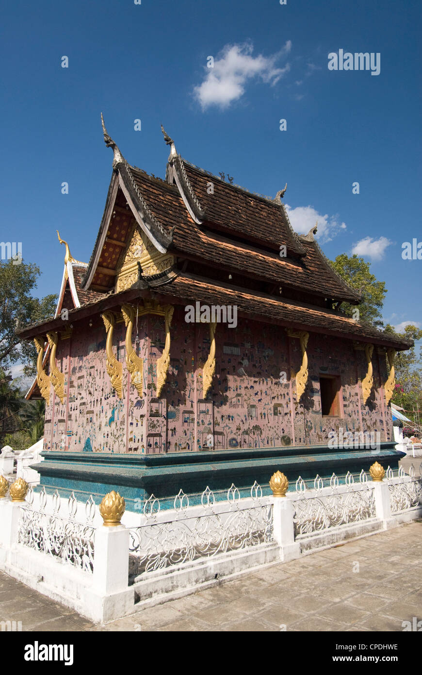 Buddha reclinato Santuario (Cappella rossa), Wat Xieng Thong, Luang Prabang, Laos, Indocina, Asia sud-orientale, Asia Foto Stock