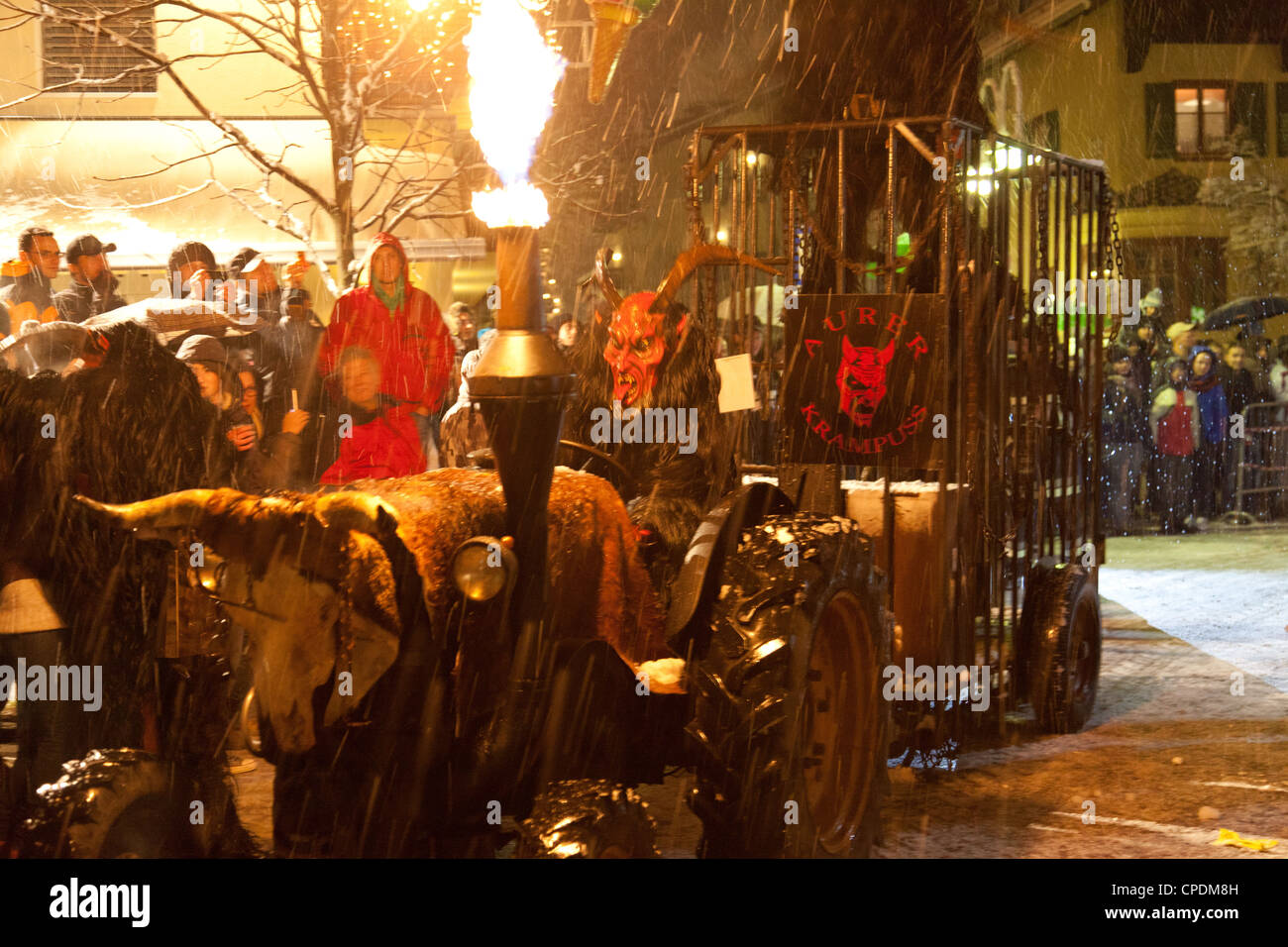 Krampus è una mitica creatura riconosciuto in paesi alpini, Campo Tures Alto Adige, Bolzano, Italia, Europa Foto Stock