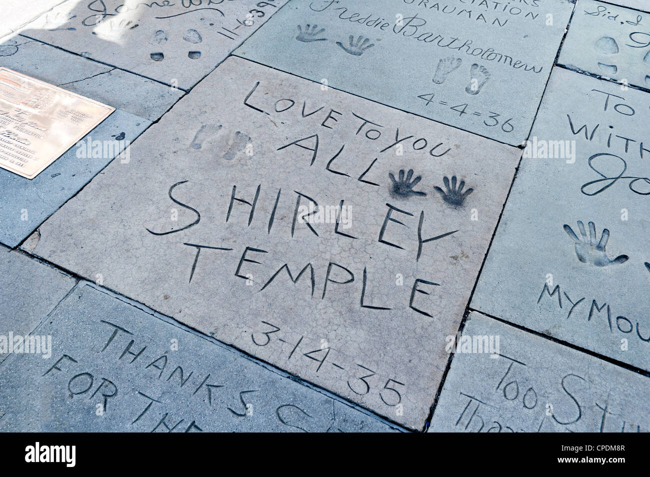 Shirley Temple la mano e piede di stampe su Walk of Fame, Hollywood Boulevard, Los Angeles, California, Stati Uniti d'America Foto Stock