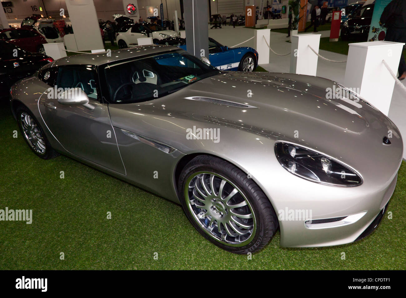 Vista laterale del Lightning GT EV, sul display a ecovelovcity, Excel di Londra. Foto Stock