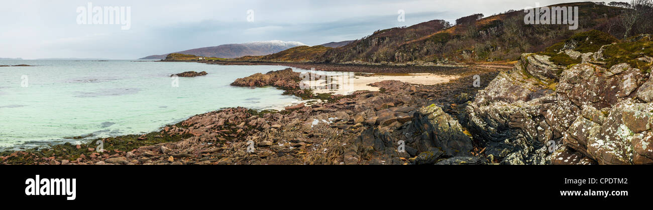 Crofters house e la piccola baia vicino a Applecross, Highlands, Scotland, Regno Unito Foto Stock